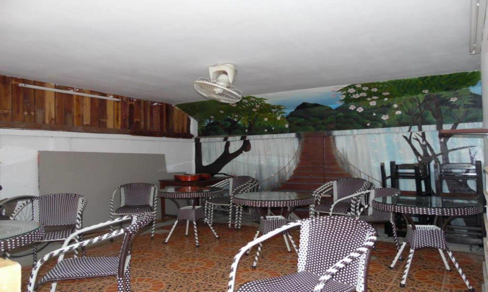 Lpq Backpackers Hostel Λουάνγκ Πραμπάνγκ Εξωτερικό φωτογραφία