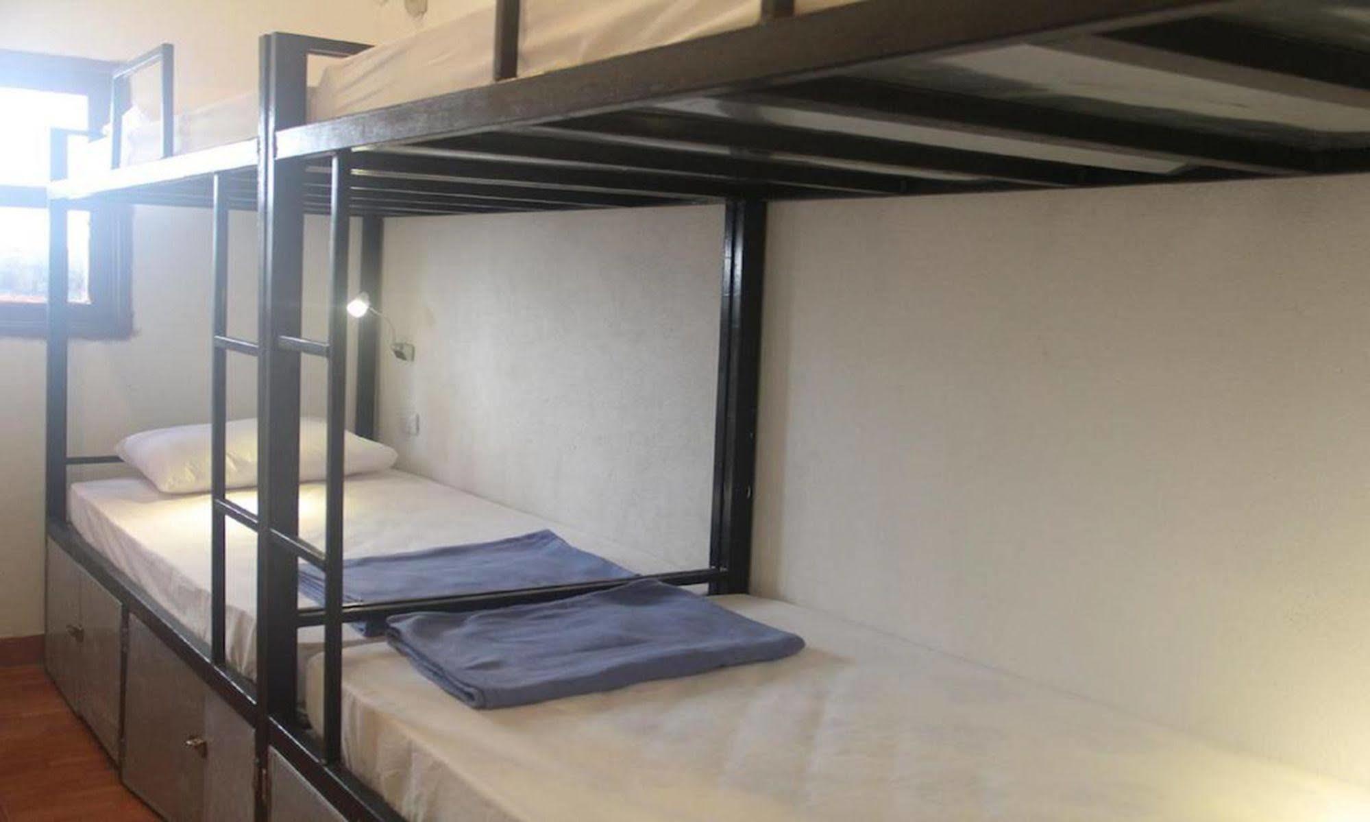 Lpq Backpackers Hostel Λουάνγκ Πραμπάνγκ Εξωτερικό φωτογραφία