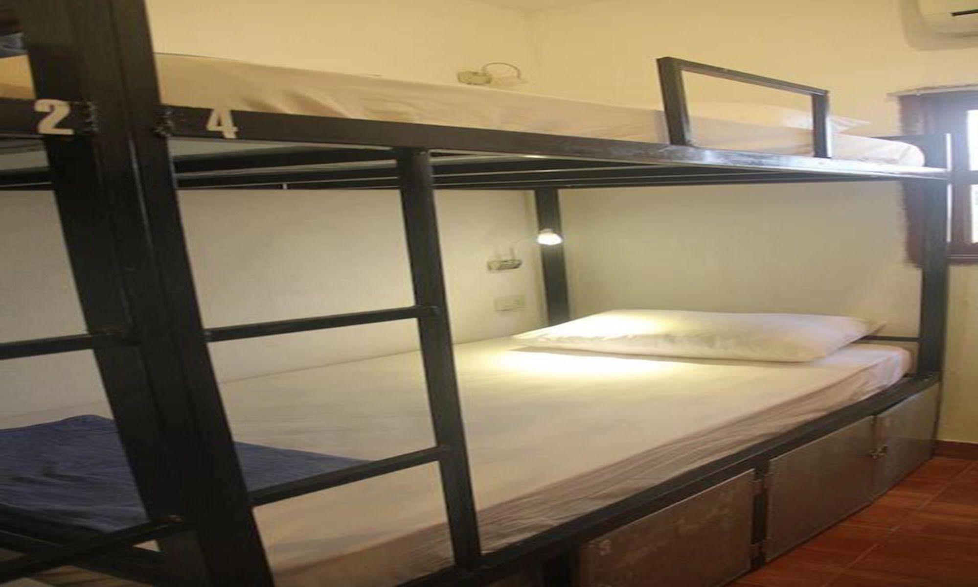 Lpq Backpackers Hostel Λουάνγκ Πραμπάνγκ Εξωτερικό φωτογραφία