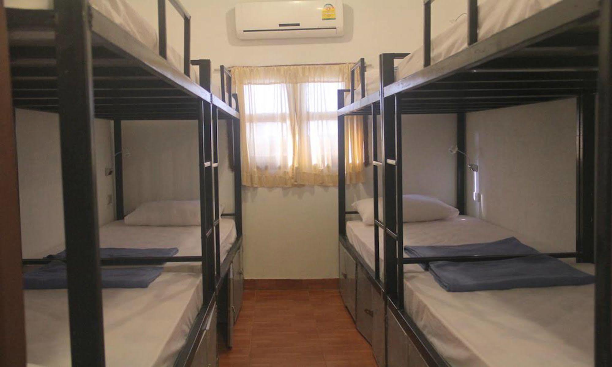 Lpq Backpackers Hostel Λουάνγκ Πραμπάνγκ Εξωτερικό φωτογραφία