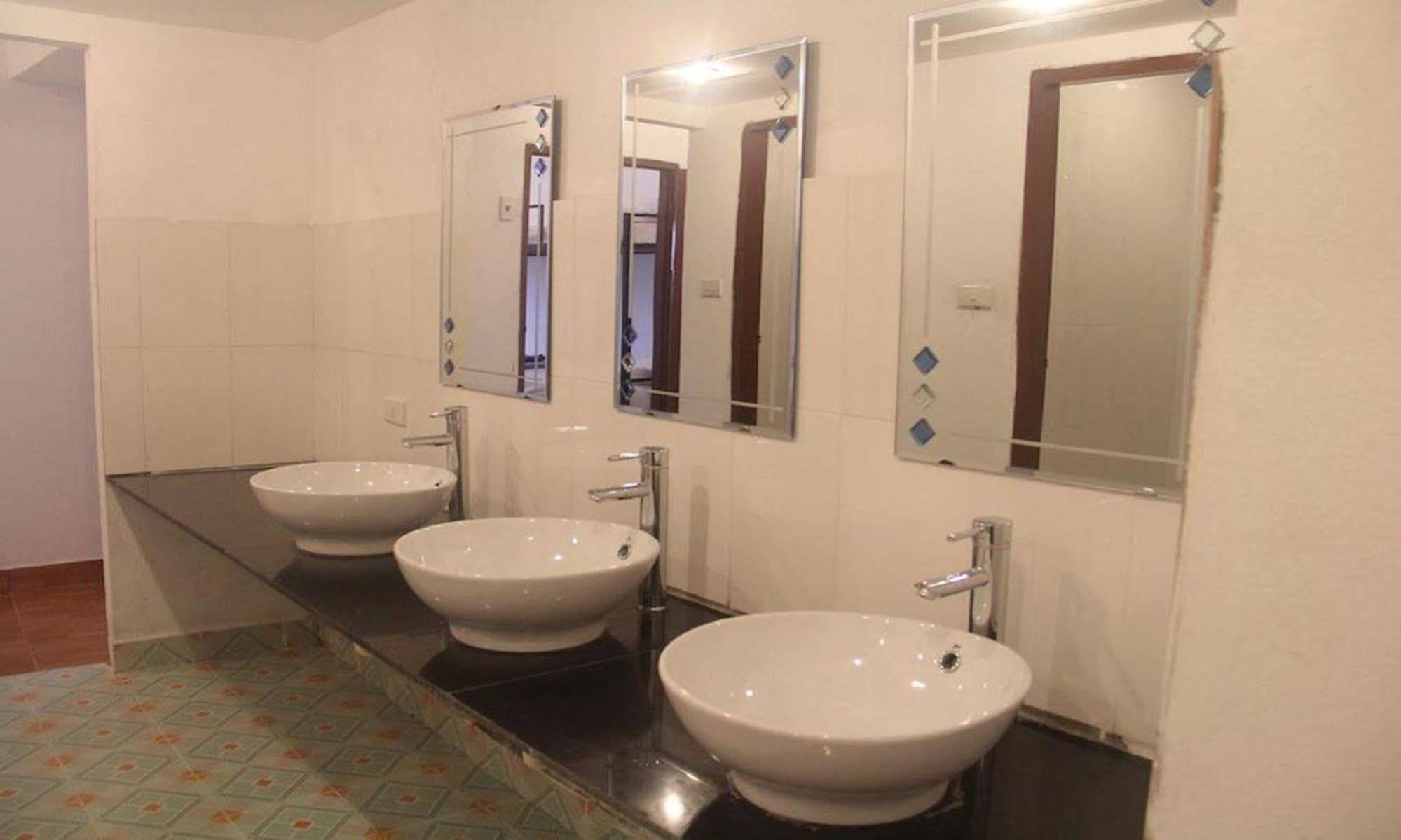 Lpq Backpackers Hostel Λουάνγκ Πραμπάνγκ Εξωτερικό φωτογραφία